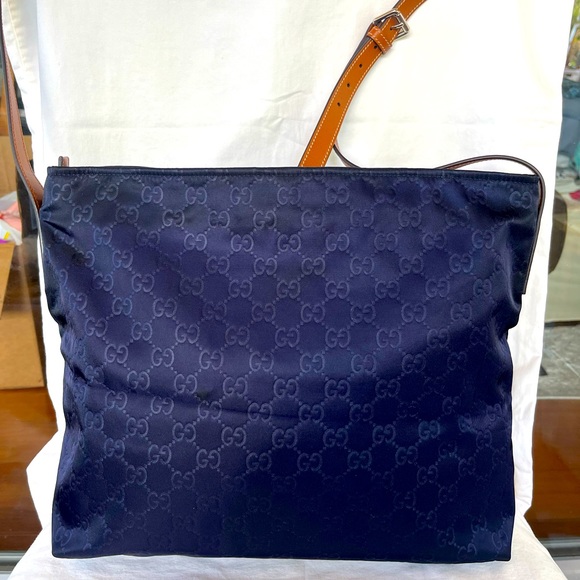 NWOT GUCCI Navy Blue Crossbody Women’s Canvas & Leather bag - Picture 2 of 9